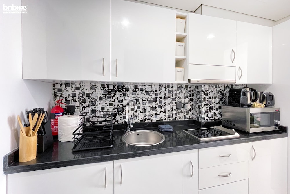 ST-Giovani BTQ-1918 by bnbme homes