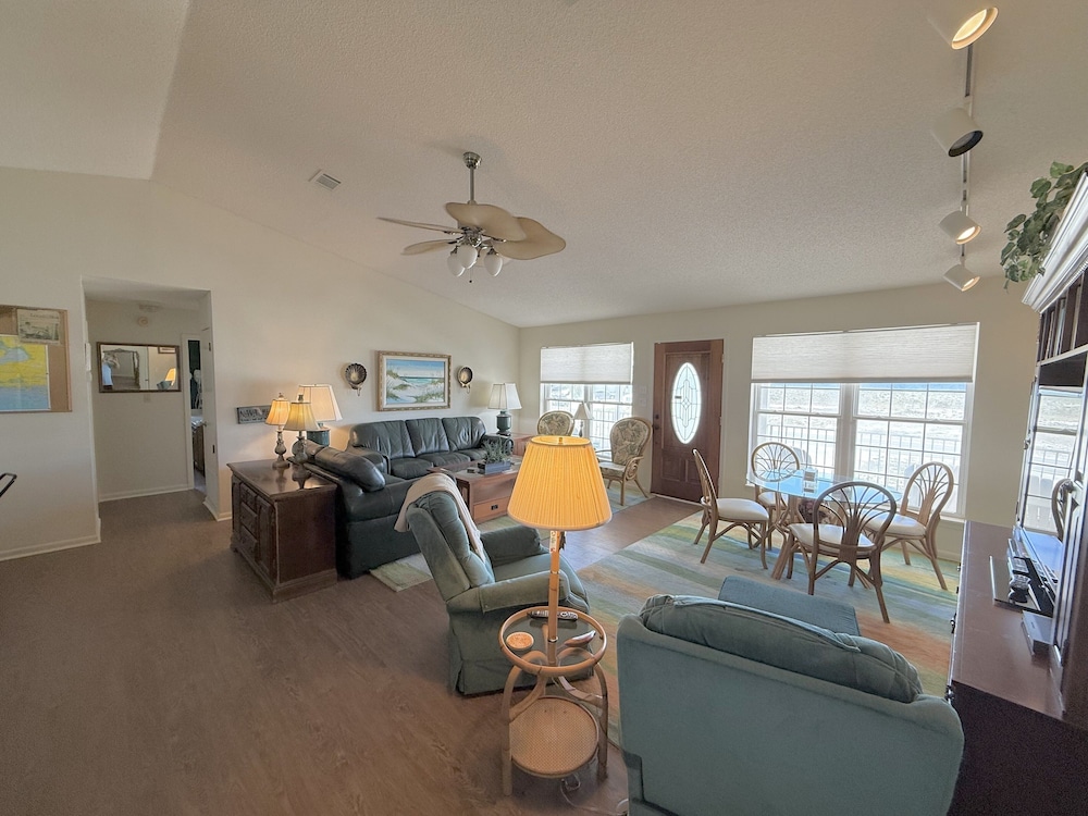 Windsail 6 Bedroom Home