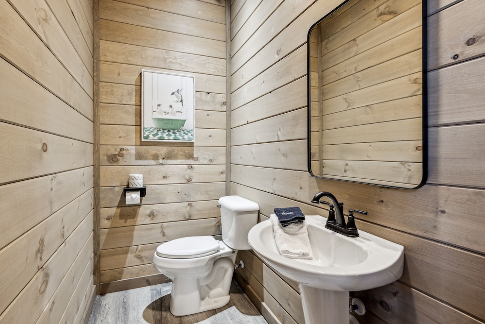 Jerne To The Top 4 Bedroom Cabin