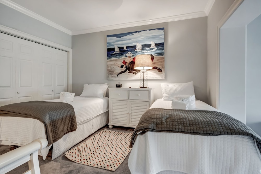 1080 Lighthouse I at The Sea Pines Resort