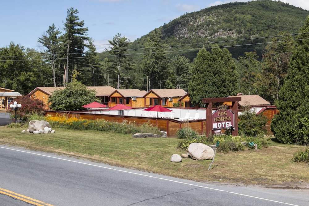 King Hendrick Motel