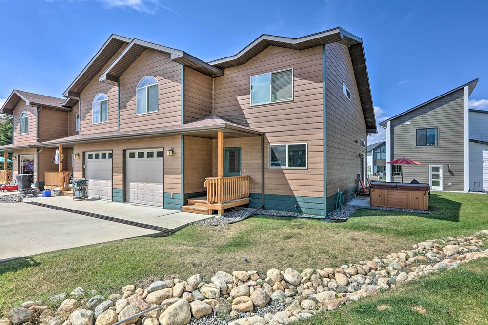 Near Skiing: Red Lodge Townhome w/ Hot Tub view 2