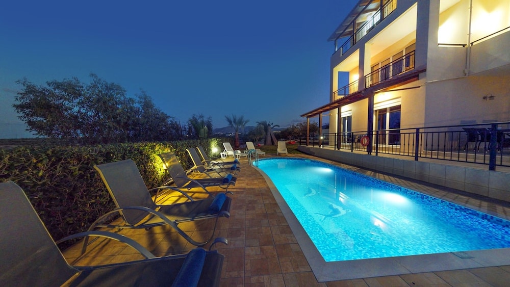 Villa Angelika Two-storey House With Pool for 7