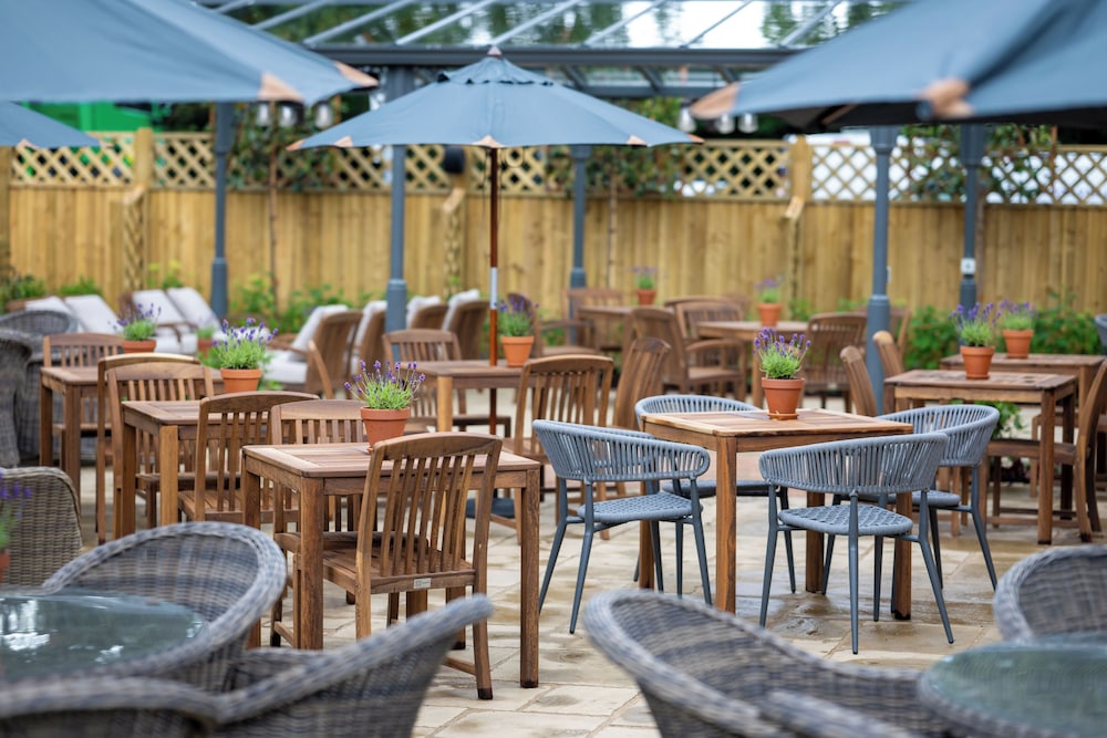 Wheatsheaf Hotel - Virginia Water by Chef and Brewer Collection