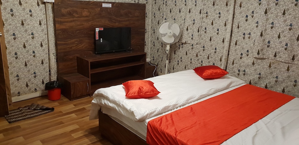 Satpura Adventure Resort & Camping view 3