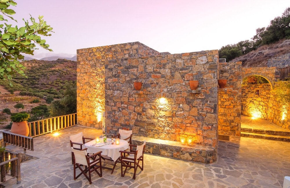 Villa Fegari - Delightful 1 Bedroom Stone House photo 2