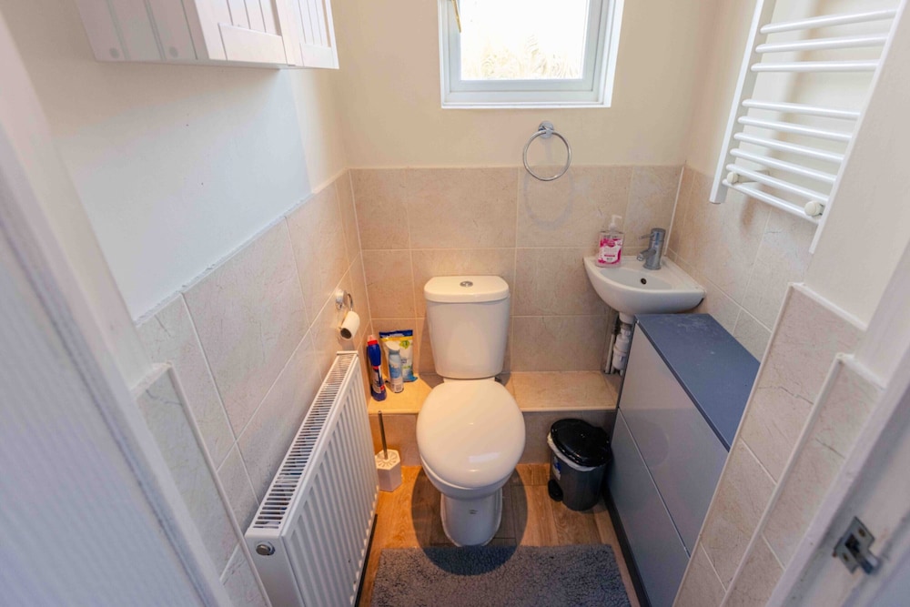 3 Bedrooms - Sleeps 8 - Wifi - 3 Car Parking
