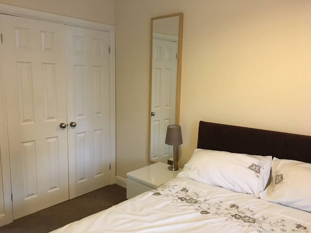 Impeccable 3-bed Apartment in Stockton-on-tees view 5