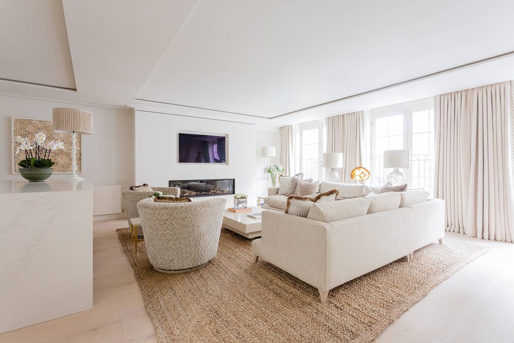 Eaton Mews South by Onefinestay