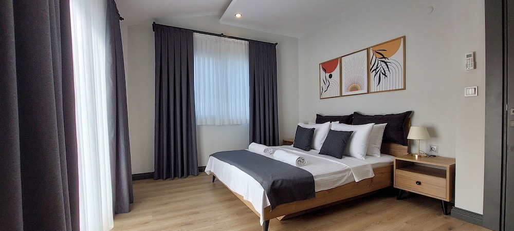 New Flat Large Living Space 6 Close to Lara Beach