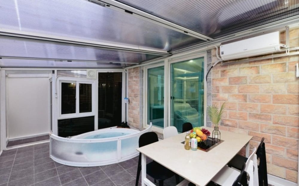 Gapyeong Shinbi Kids Pool Villa