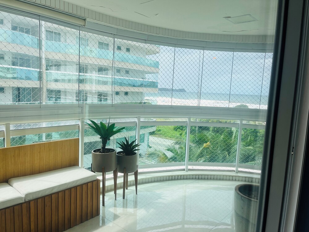 CM 304 - luxo conforto em frente ao mar
