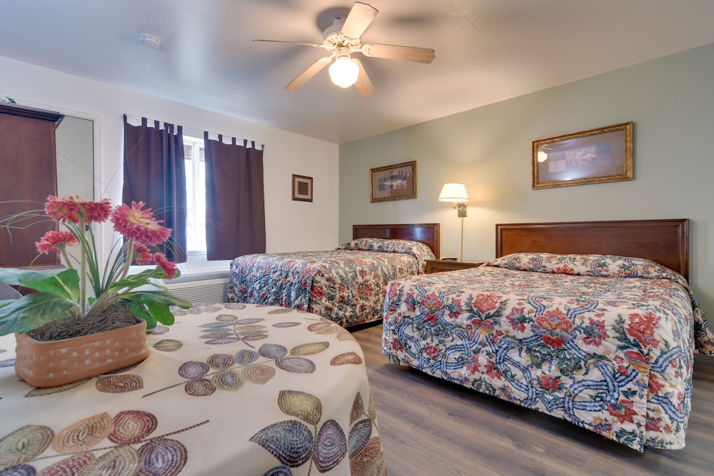 Loveland Vacation Rental: Pets Welcome view 3