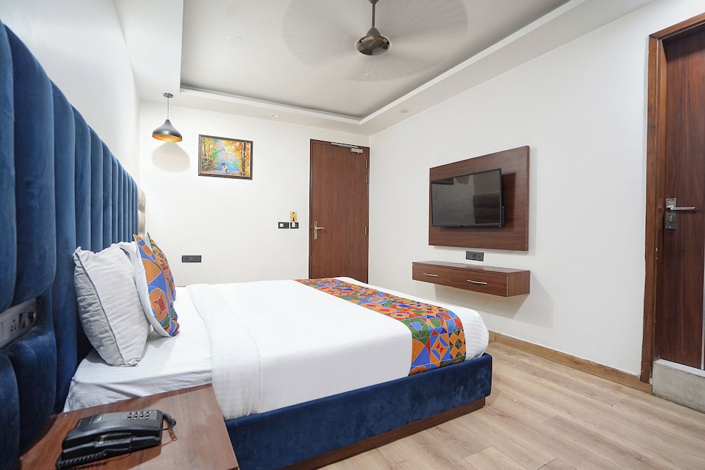 Fabhotel Golden Eye Inn