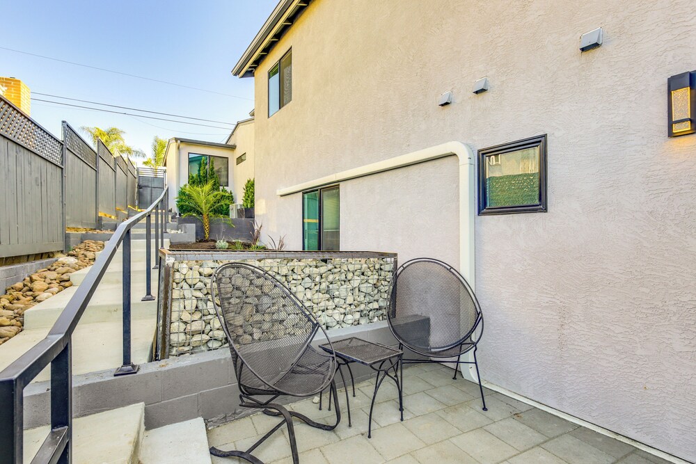 2 Mi to Mission Valley: Chic Home w/ Patio!