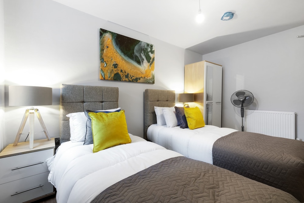 MK Walker Ave 1 bed Apartment view 5