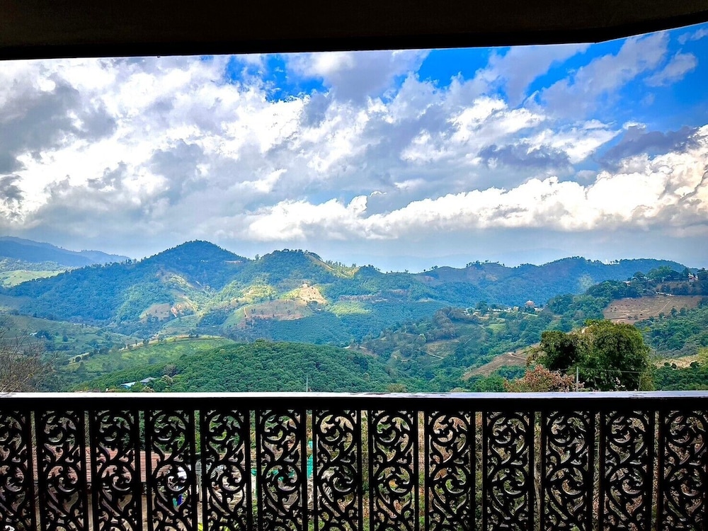 Maesalong Villa