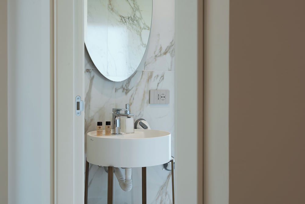 Hera rooms and suites