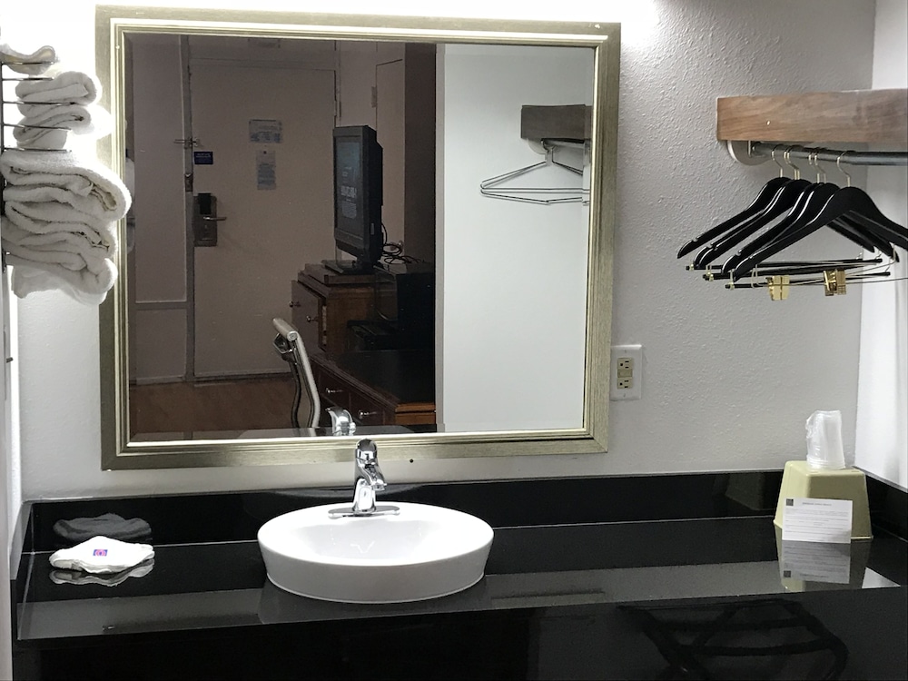 Motel 6 Van Buren, AR