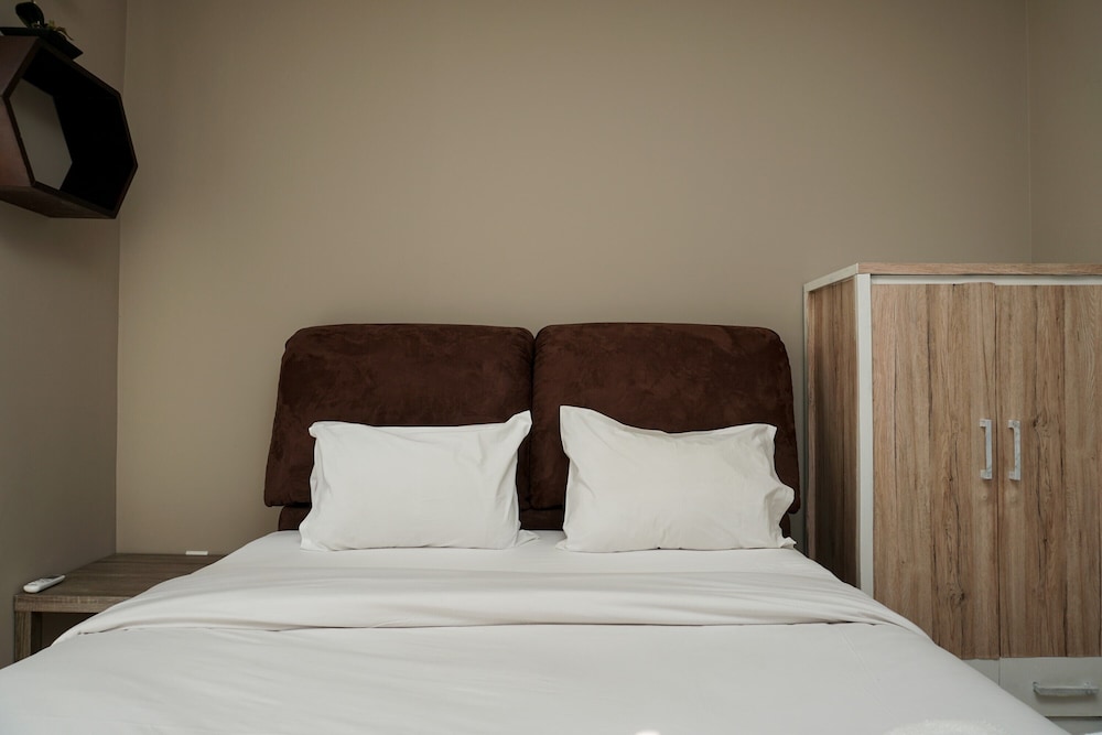Exclusive 1BR Ciputra International Apartment view 5