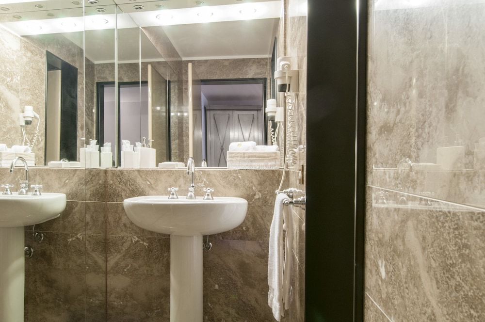 Milan Royal Suites & Luxury Apartments