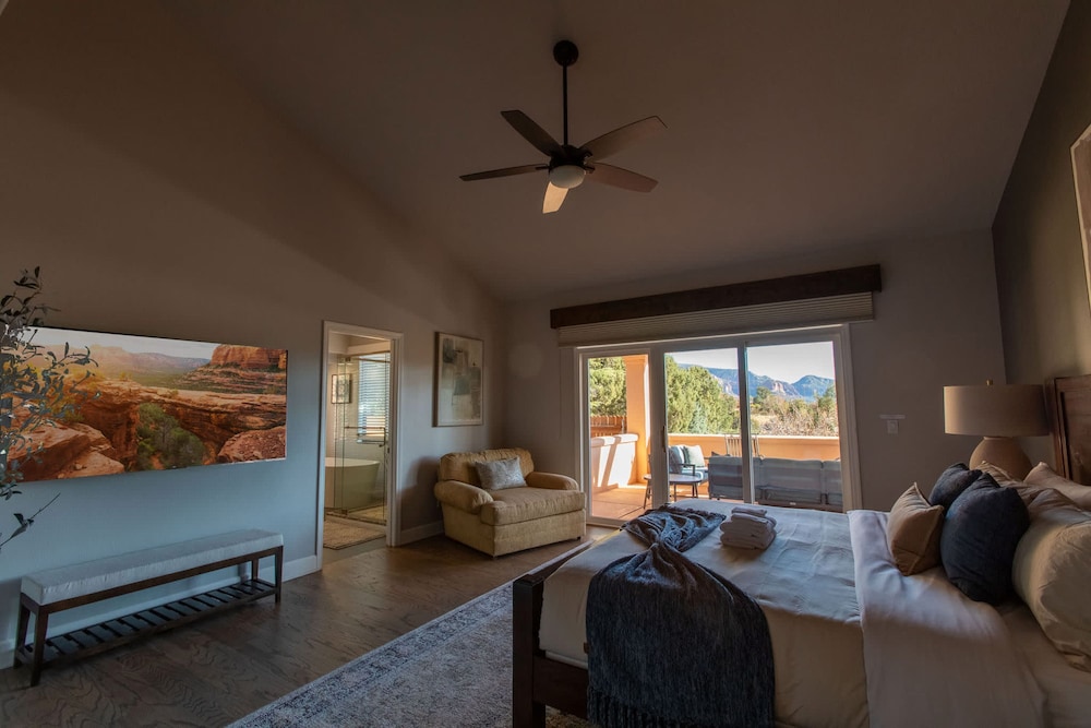 5 Bed 3 Bath Uptown Sedona-game Room-sauna-cold Plunge-jacuzzi-gym