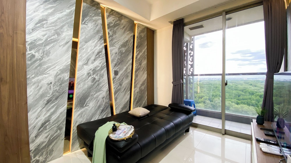 Brand New And Elegant 2Br At Gold Coast Apartment