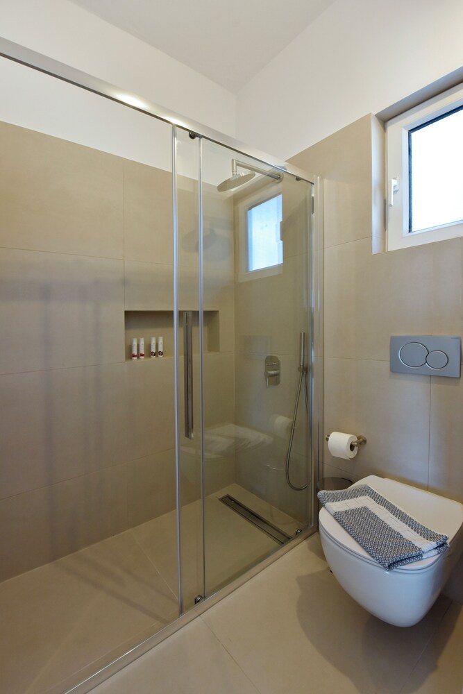 GIOURGAS STUDIOS & APARTMENTS