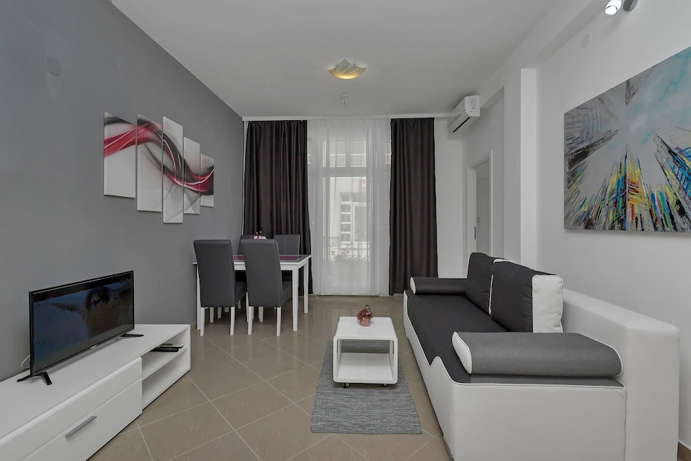 Apartment Petar with terrace