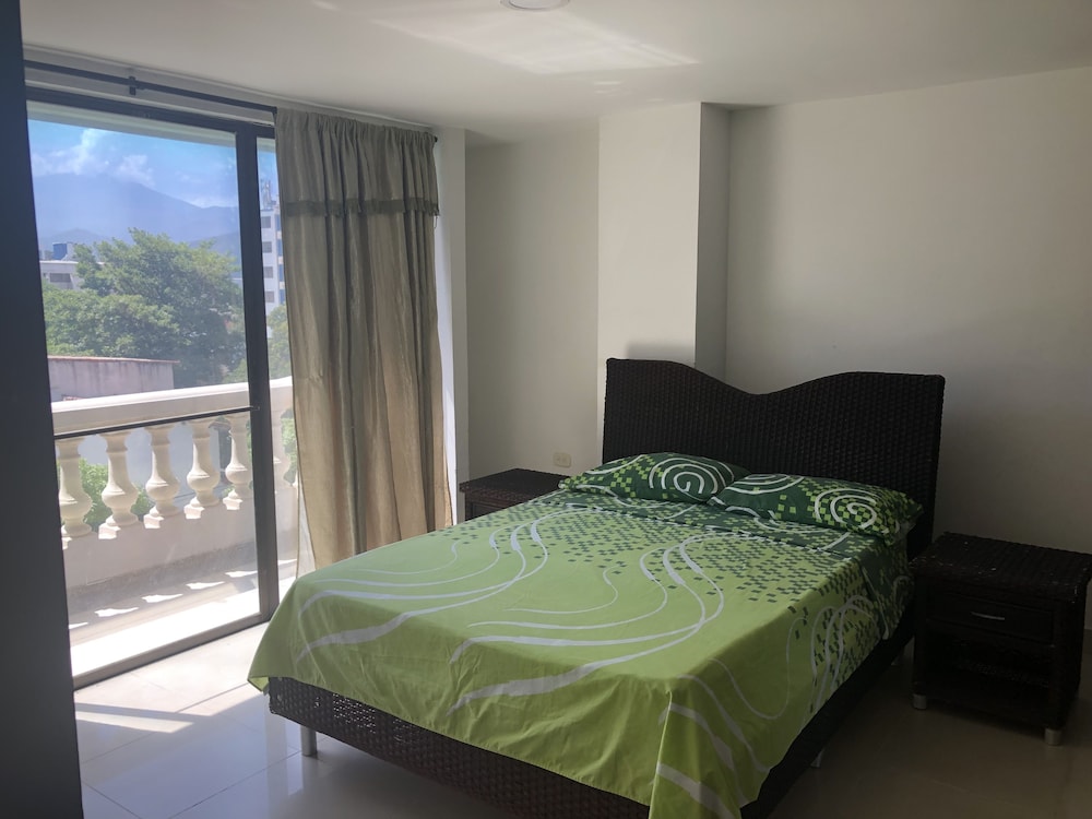Aparta Hotel Roca Marina