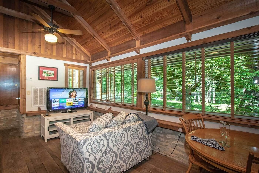 Creekhaven Inn & Spa view 3