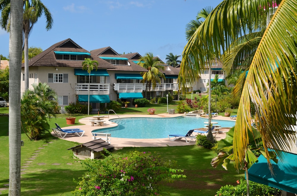 Bay Pointe Yacht Club 2BD Apartment OLR