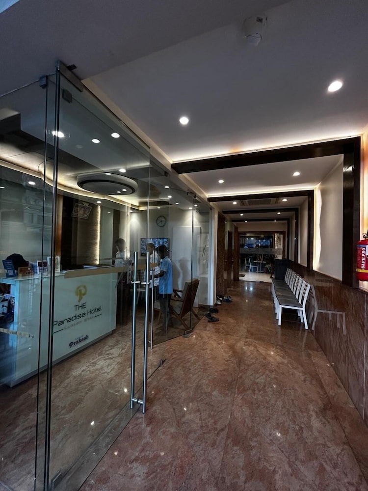 The Paradise Hotel - Luxury Stay