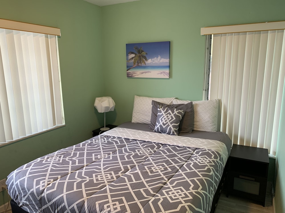 Atlantic Beach & Harbor Resort