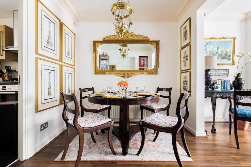 Mayfair 9-bed Townhouse - Sleeps 16, Patio & Ac