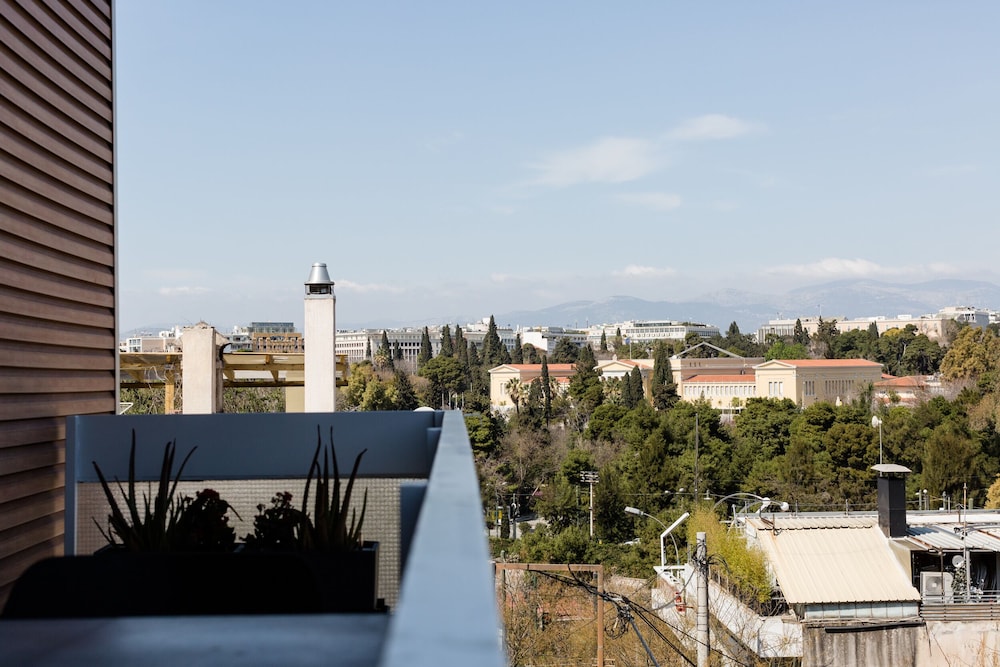 UPSTREET Adorable 2 Bedroom Apartment near Kallimarmaro Stadium