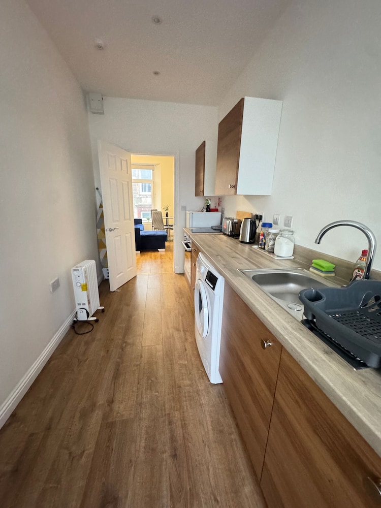 Apartment 2- 216 High Street