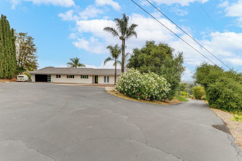 2 Mi to Lake Poway: Mtn-view Escape w/ Patio!