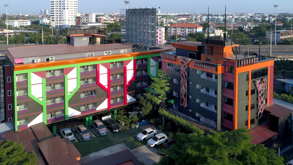 Media Hotel & Residence