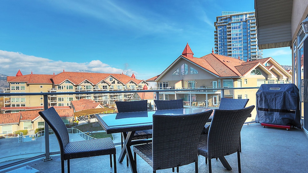 Discovery Bay Resort by KVR
