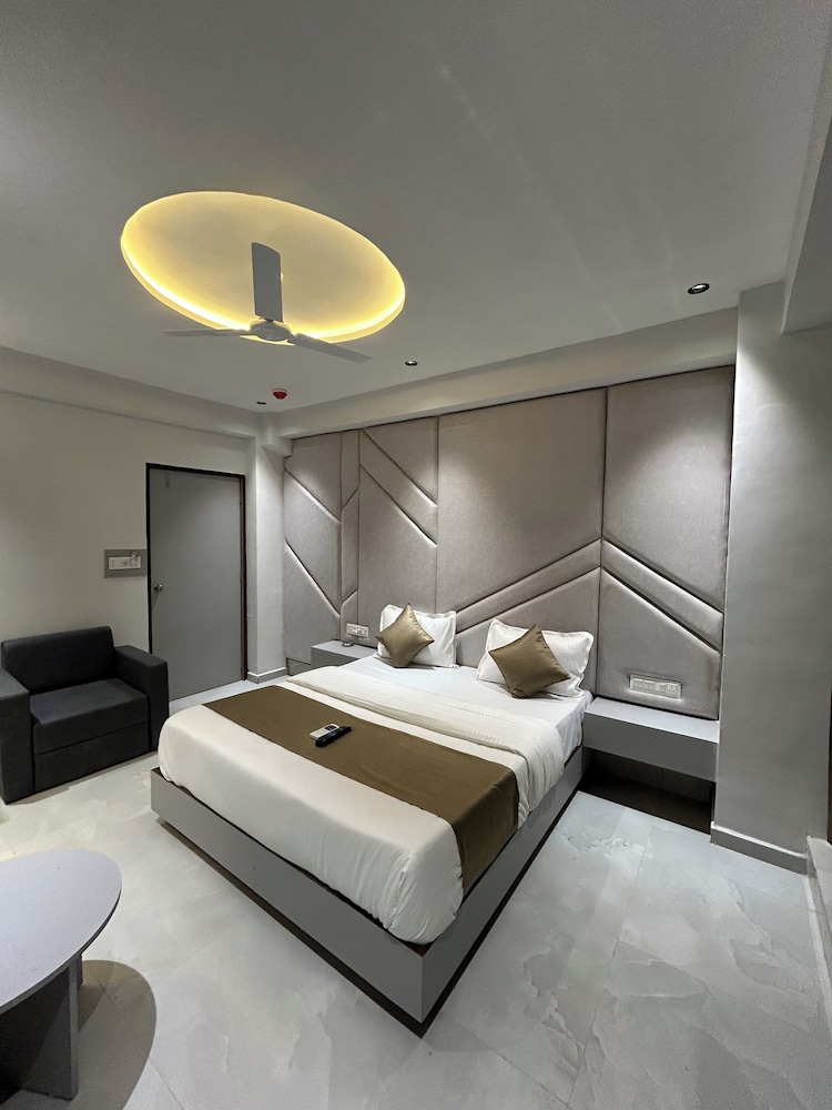 Hotel Prime Town