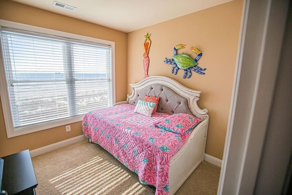 Brice Is Right 4 Bedroom Home by RedAwning view 5