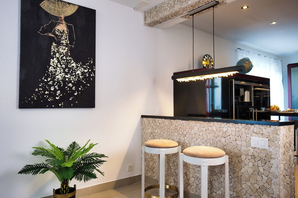 Modern Station Apartment Möhlin