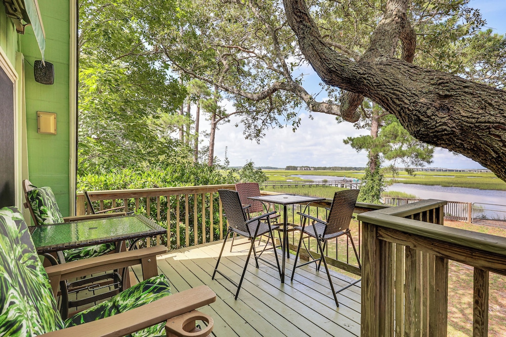 Amazing Views! One More Day Escape on Oak Island