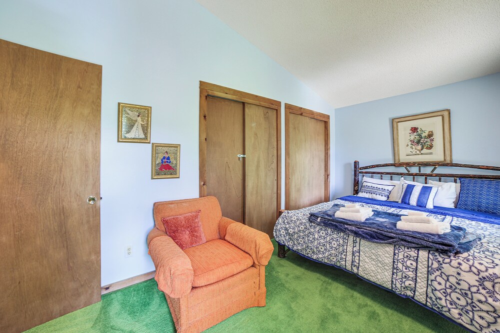 1/2 Mi to Ski: Secluded Home in Vermont view 3