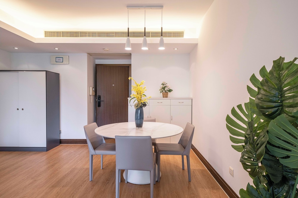 Tyms Modern 1BR 1BA Suite Xujiahui Shops