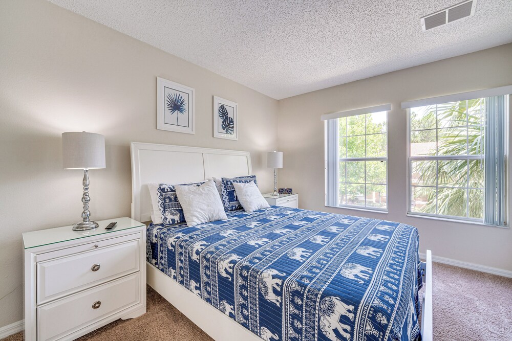 7 Mi to Disney: Kissimmee Poolside Paradise! view 5