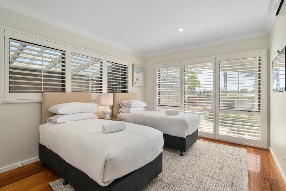 Luxurious 3-bed Home With Outdoor Spa