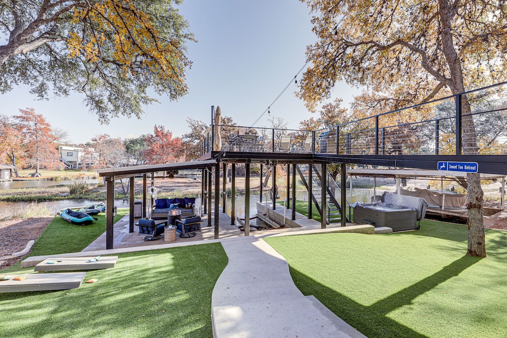 Marble Falls Vacations - Pet-friendly Lake LBJ Retreat w/ Deck  Hot Tub! - Property Image 9