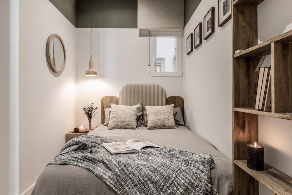 Baza - 3 Bedrooms and Office in Trafalgar